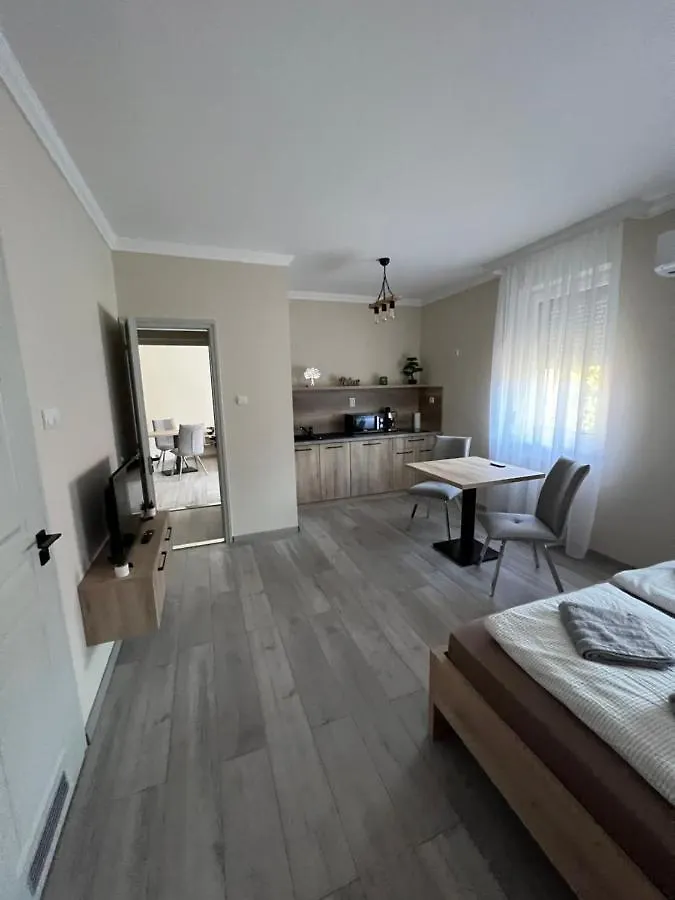 Alina Apartmanok Hajduszoboszlo Apartment
